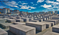 Holocaust monument Berlijn.png