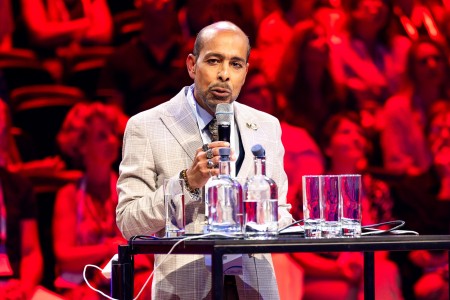 Drs. R.J. Henriquez 1 LVV Congres Bussum.jpg