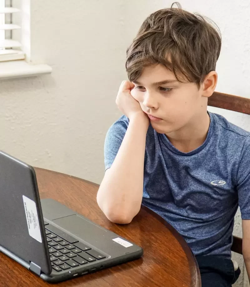 Kids online pesten.jpg.webp